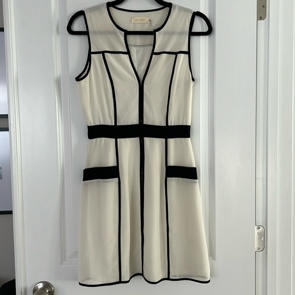 Dress - Picture 1 of 3